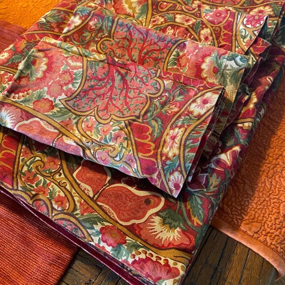 Pottery Barn Table Runner with 4 Matching Napkins – Paisley Floral Design - Picture 2 of 10